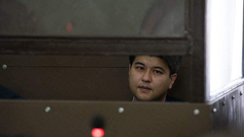 “Мені үнемі бақылауда ұстағысы келді”: Бишімбаевтың аргументтерін талдау