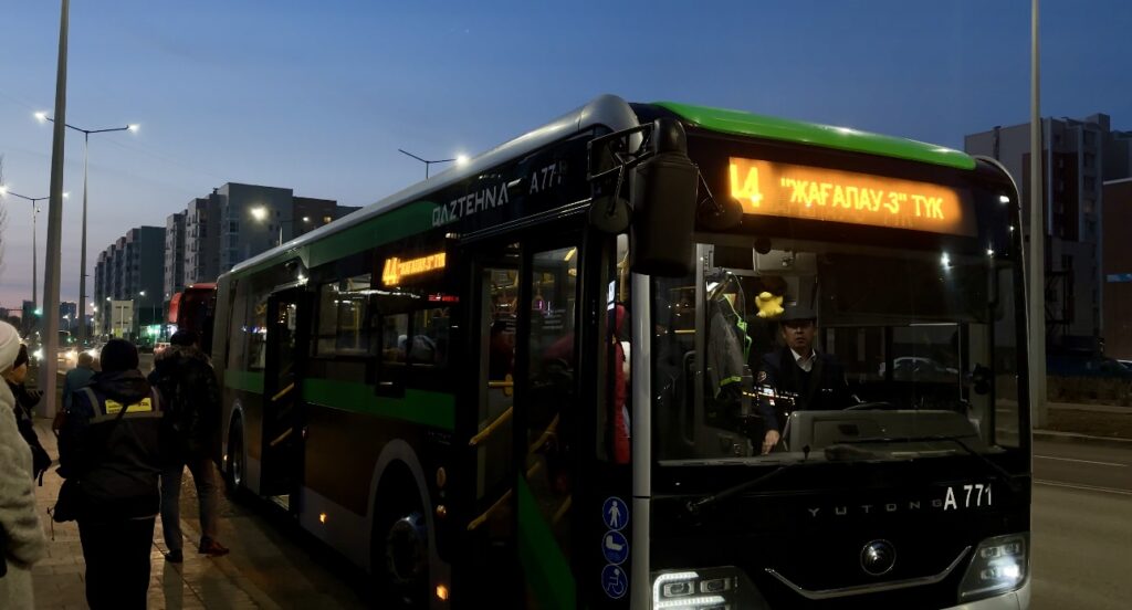 Настоящий транспорт студента MNU — не Camry, а он!