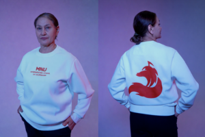 Мы одели гардеробщицу MNU в наш фирменный мерч — и записали её историю